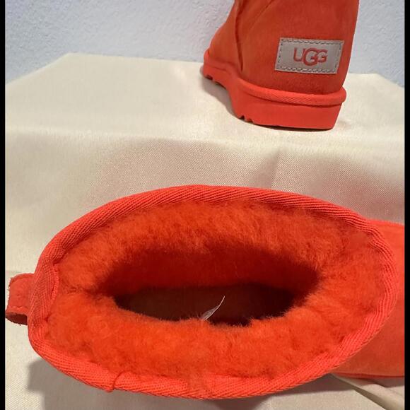 New UGG Australia Classic Mini Sheepskin Ankle Boots Women's Size 5 or Youth 3.5 - Picture 5 of 6